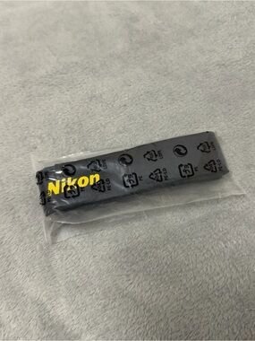 Nikon Genuine Camera Neck Shoulder Strap Black Yellow OEM New Sealed